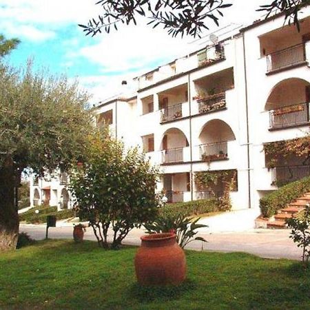 Residence L'Uliveto Gioiosa Marea Bagian luar foto